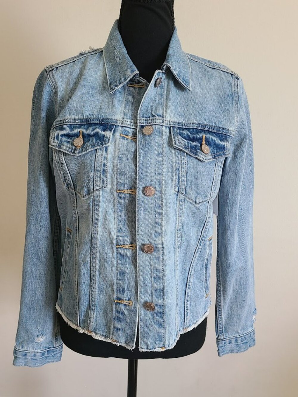 GAP Denim Jacket Women S NWT Light Wash Distressed Raw Hem Trucker Jean Jacket